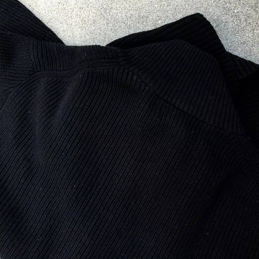 IZOD Ribbed Knit 1/4 Zip Sweater Men's MEDIUM Black Pullover Sweatshirt​​​ - Picture 2 of 7